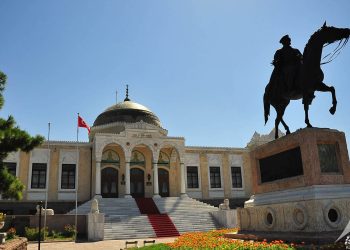 Ankara Etnografya Müzesi’nde Geleneksel Ahşap Mobilya Sanatı